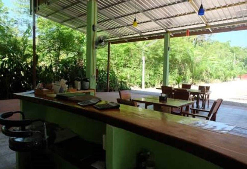 فندق Khaosok Bamboo Huts Resort