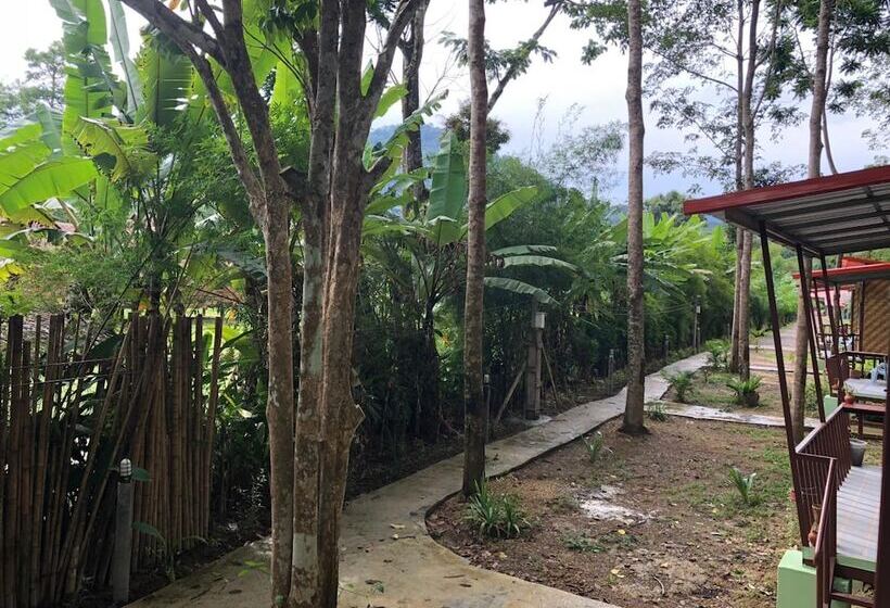 فندق Khaosok Bamboo Huts Resort