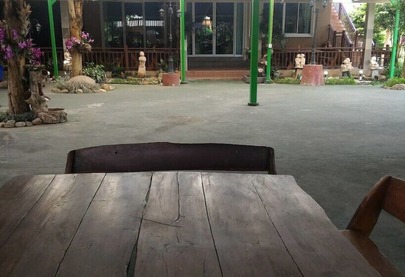 ホテル Khwan Darunee