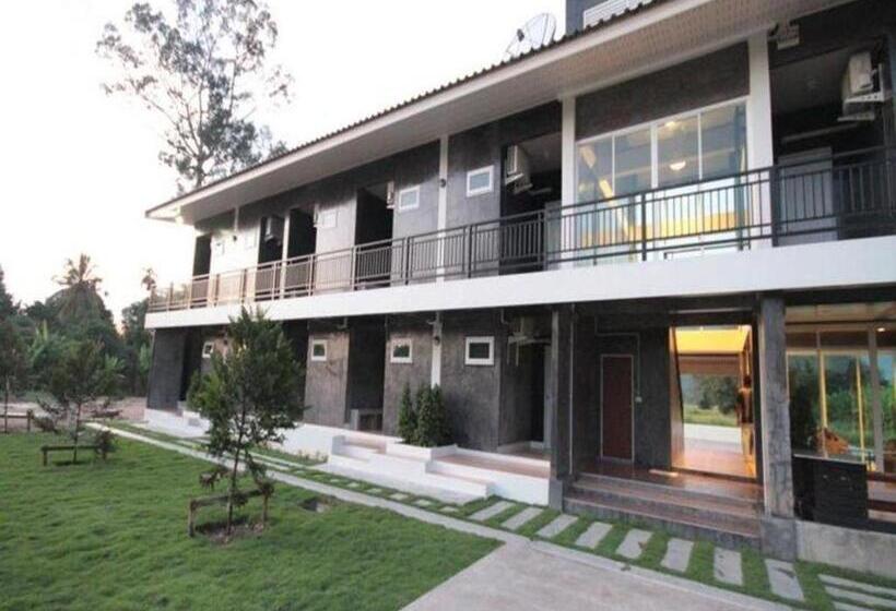 בית מלון כפרי Loft Village