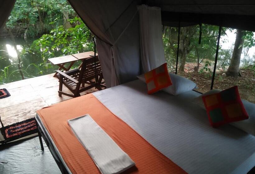 בית מלון כפרי Makulu Safari Camping