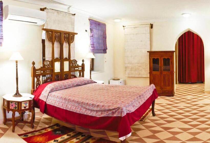 فندق Neemrana S Tijara Fort Palace