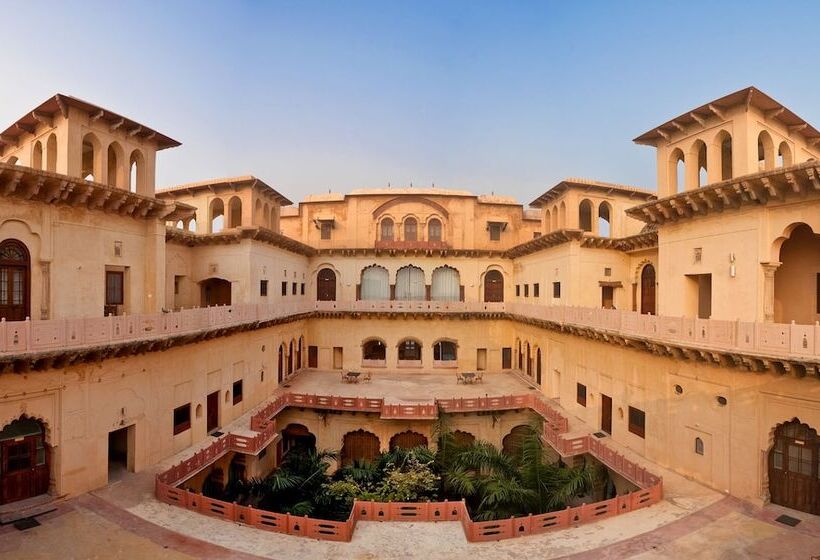 فندق Neemrana S Tijara Fort Palace