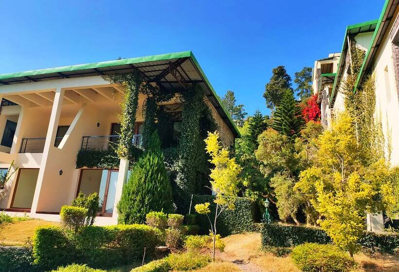 ホテル Suryavilas Luxury Resort & Spa