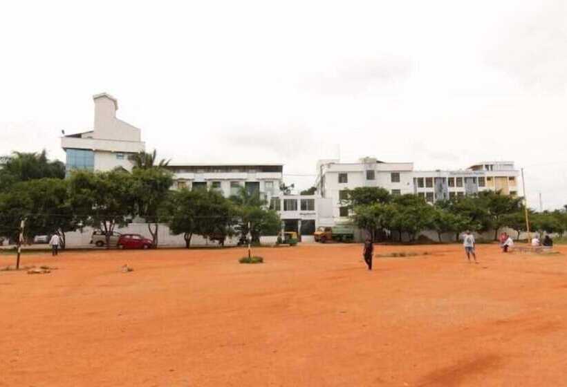 فندق Shanthiniketan   Online Suites