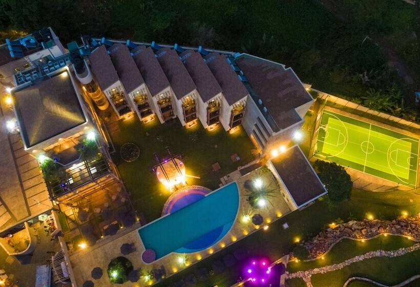 هتل Peduase Valley Resort