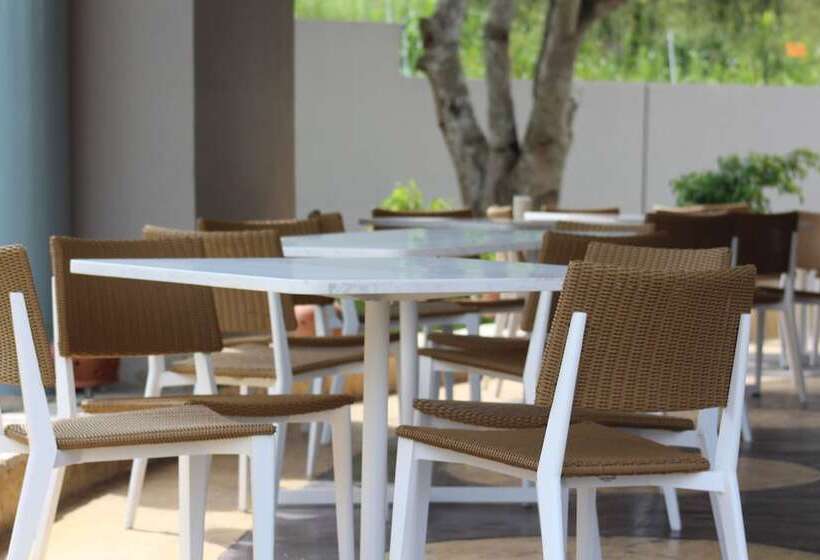 هتل Peduase Valley Resort