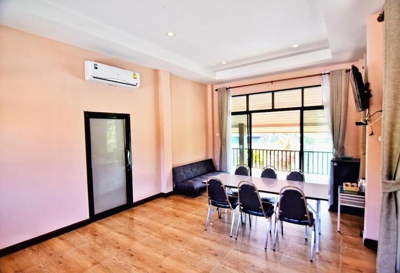 酒店 Pirom Lake And Resort