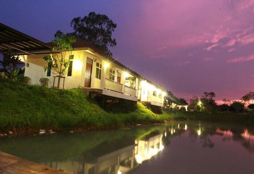 酒店 Pirom Lake And Resort