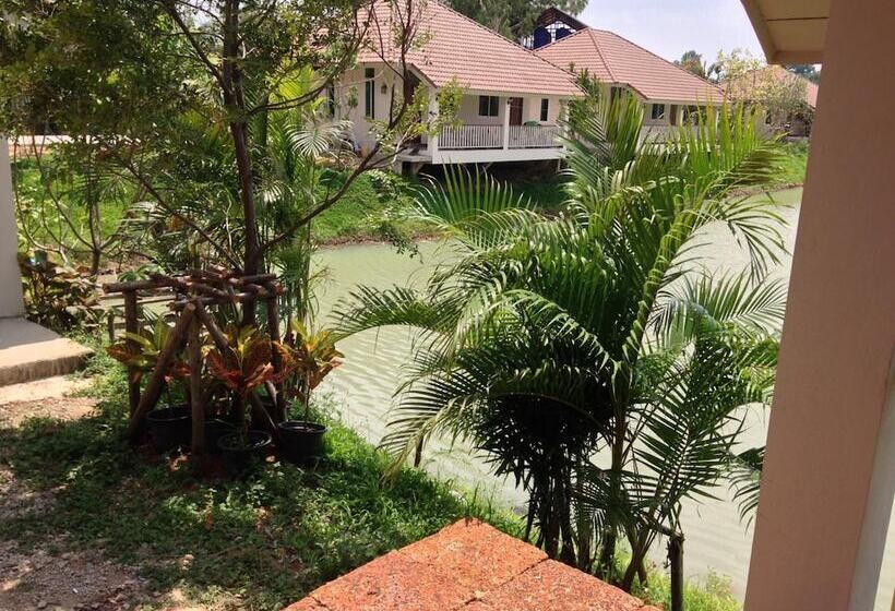 酒店 Pirom Lake And Resort