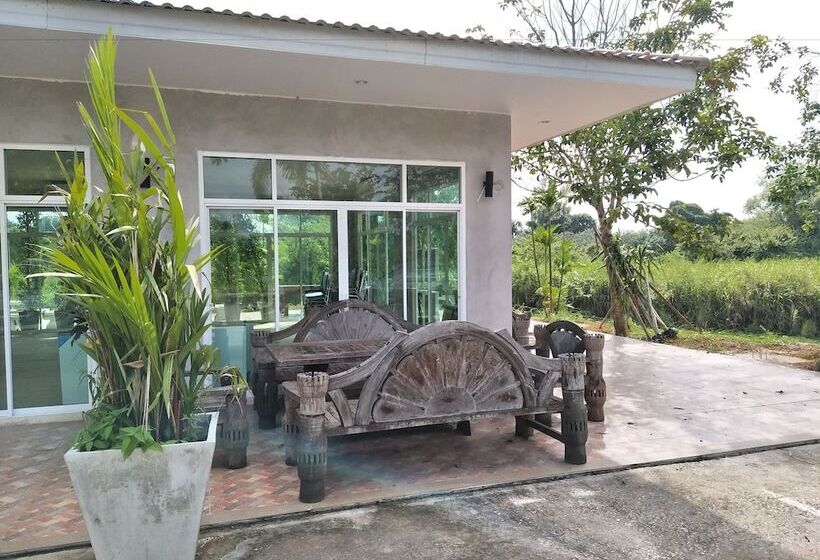 酒店 Pirom Lake And Resort