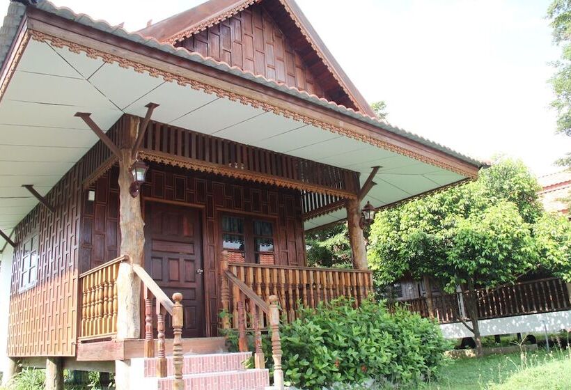 ホテル Plaifah Resort Ubon