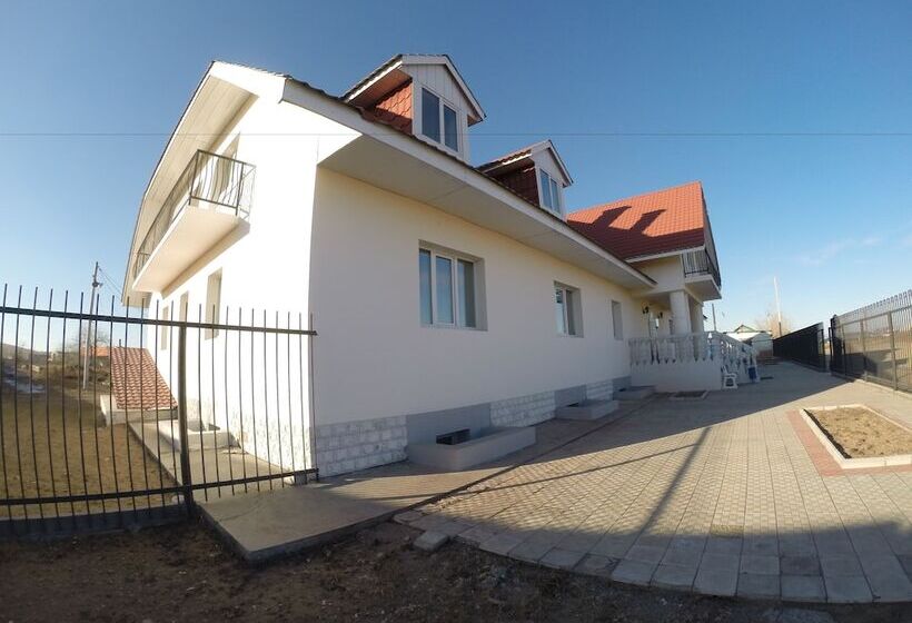 בית מלון כפרי Polana