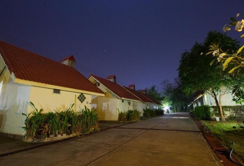 فندق Ratchapreuk Resort