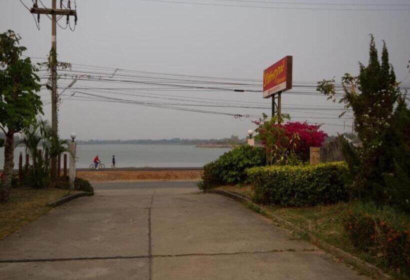 فندق Ratchapreuk Resort