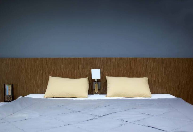 ホテル Reddoorz @ Jatinangor