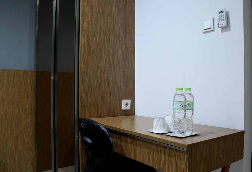 ホテル Reddoorz @ Jatinangor