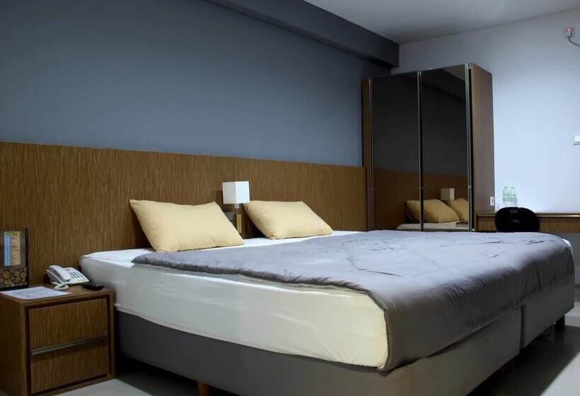 ホテル Reddoorz @ Jatinangor