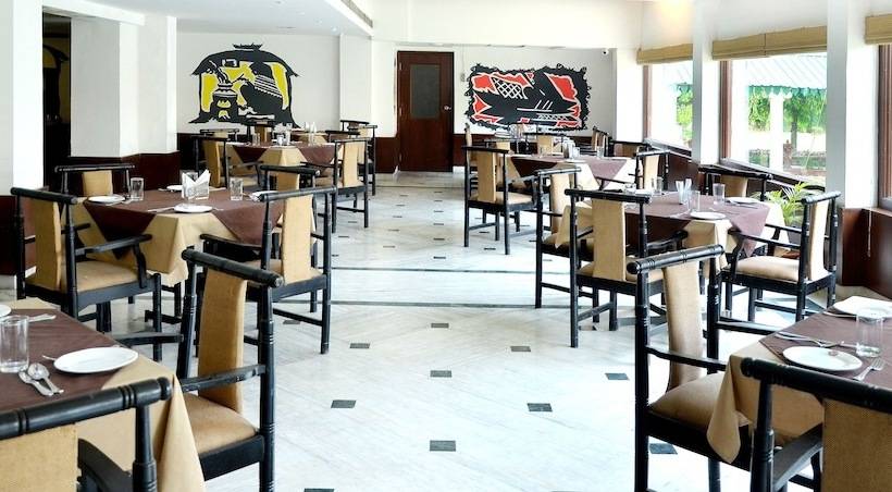 בית מלון כפרי Regenta Camellia Resort & Spa