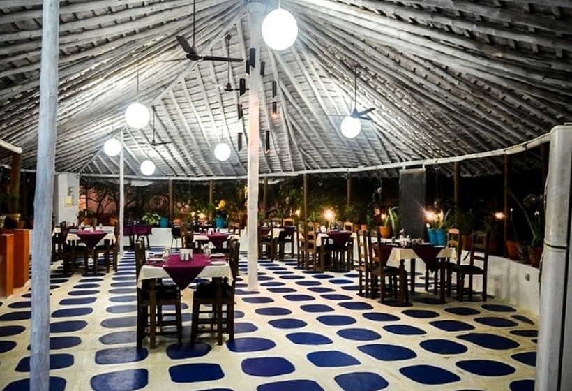 酒店 Regenta Resort Century