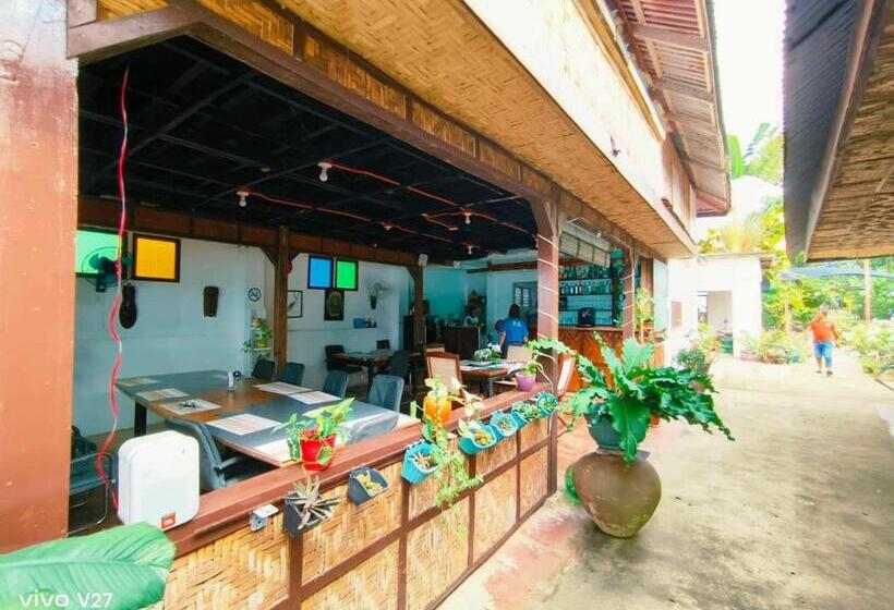 Отель Rene's Diverslounge Resort