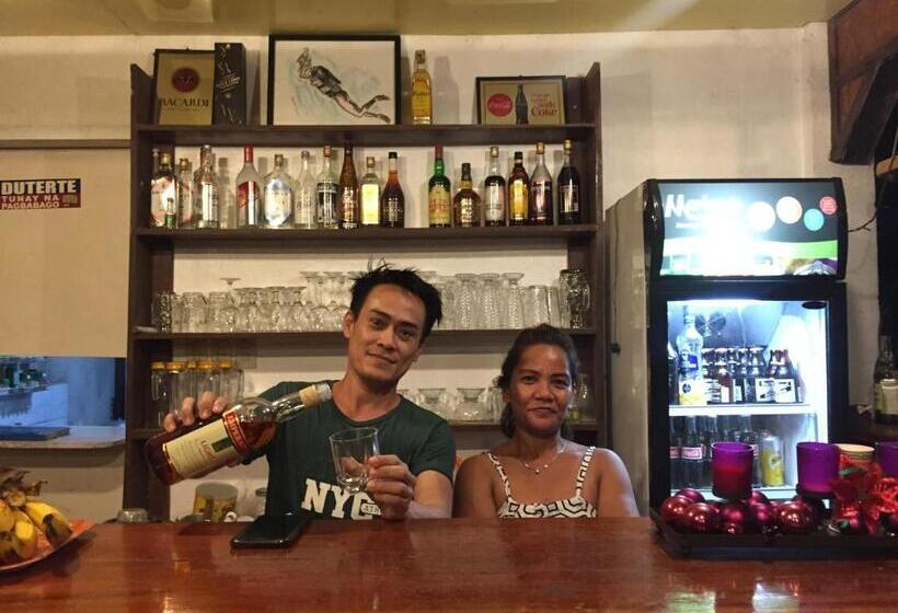 Отель Rene's Diverslounge Resort