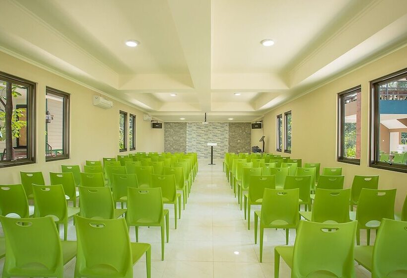 فندق River Walk Urban Camping House