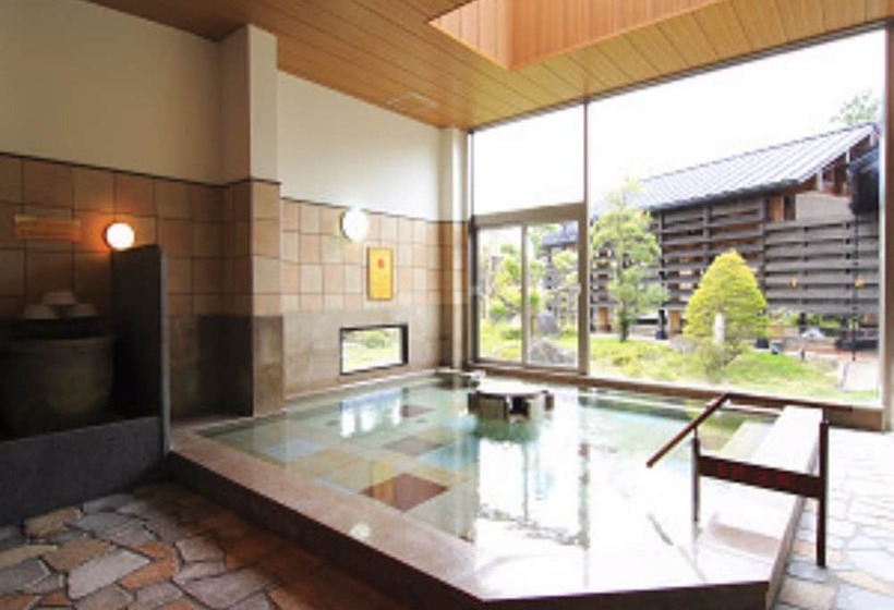 هتل Royal Hill Fukuchiyama & Spa