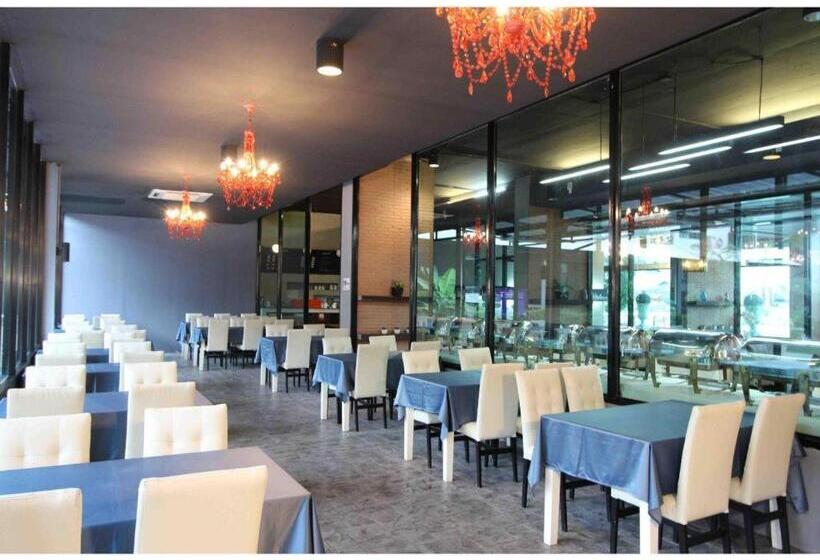 ホテル Royal King Suite