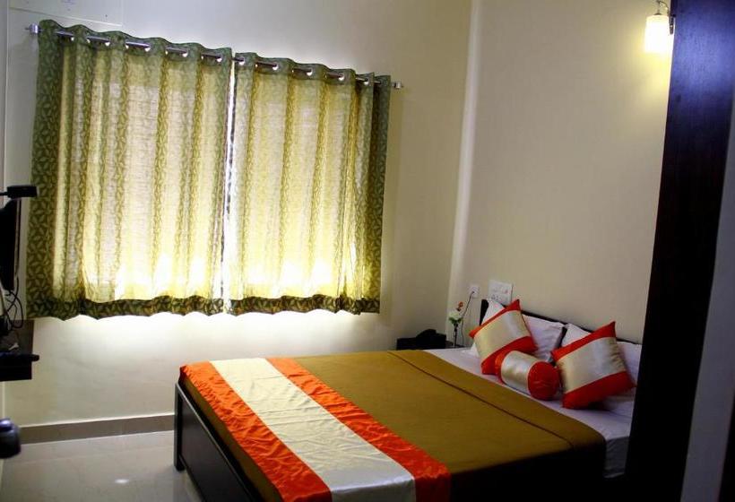 Hotel Royal Suvarna Comforts