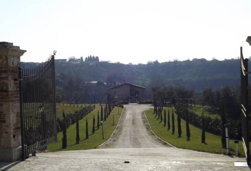 בית מלון כפרי Residenza Degli Oleandri