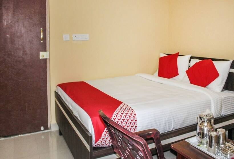 酒店 Sri Guru Residency By Oyo Rooms