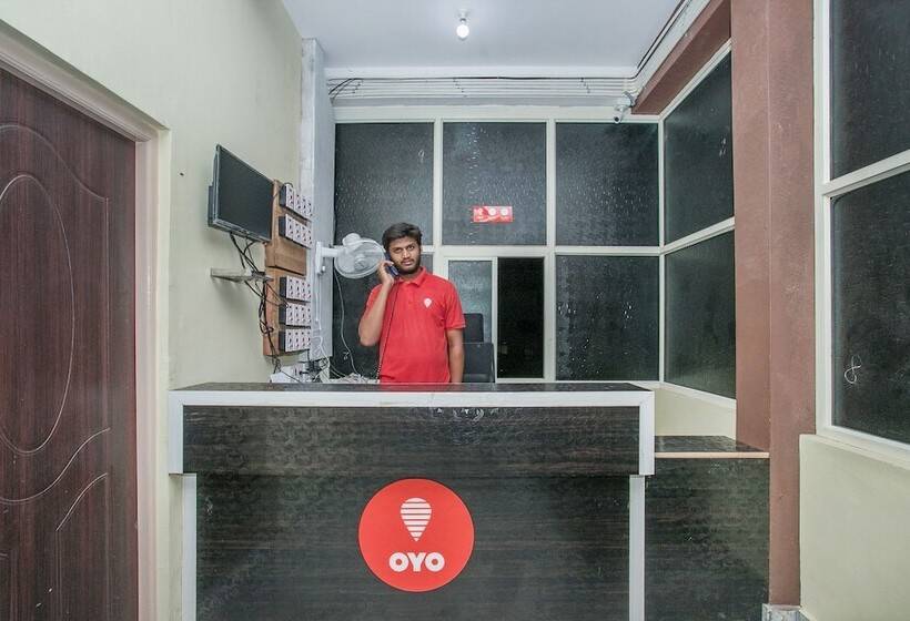 בית מלון כפרי Sri Guru Residency By Oyo Rooms