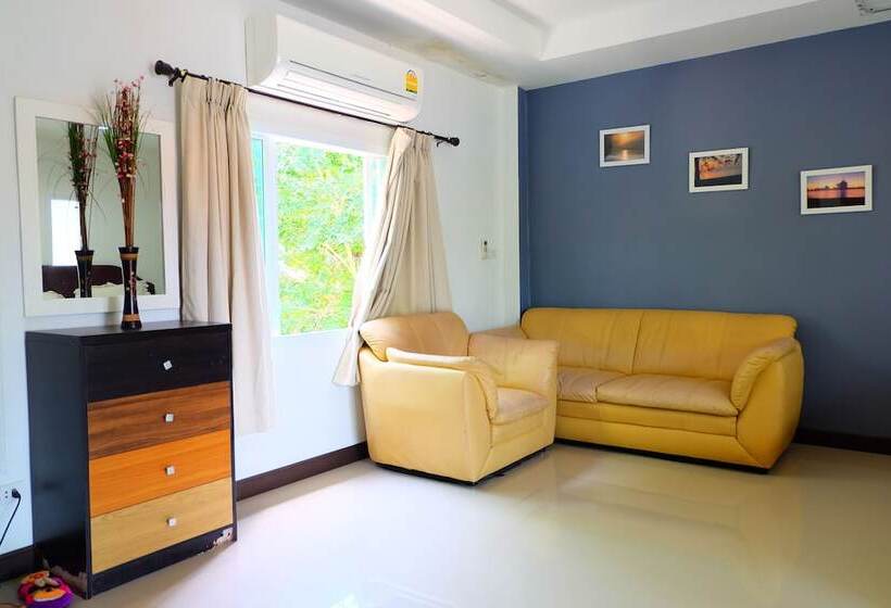 酒店 Tharadol Beach Resort