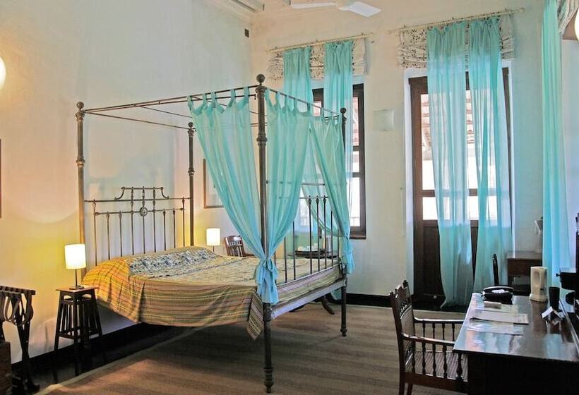 호텔 The Bungalow On The Beach   Tranquebar