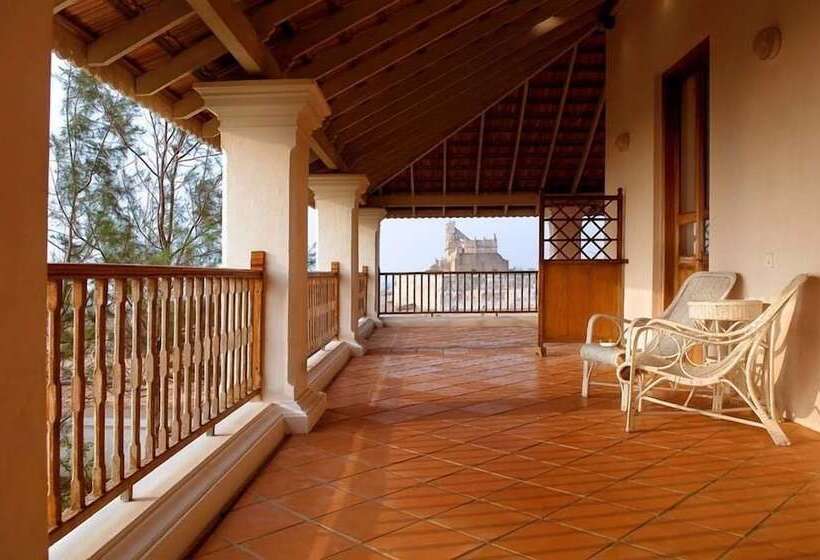 호텔 The Bungalow On The Beach   Tranquebar