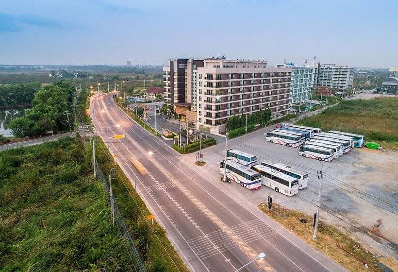 Отель The Cotai Luxury Design