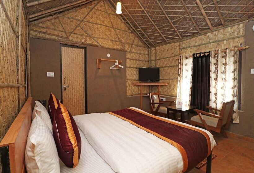 ホテル The Gharonda Hut By Oyo Rooms