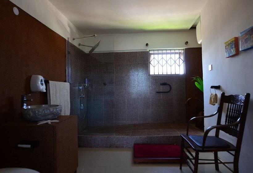 هتل The Palms At Prampram