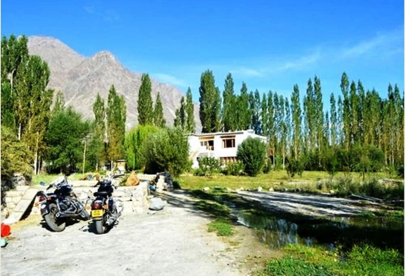 בית מלון כפרי Tih Lharje Resort   Nubra
