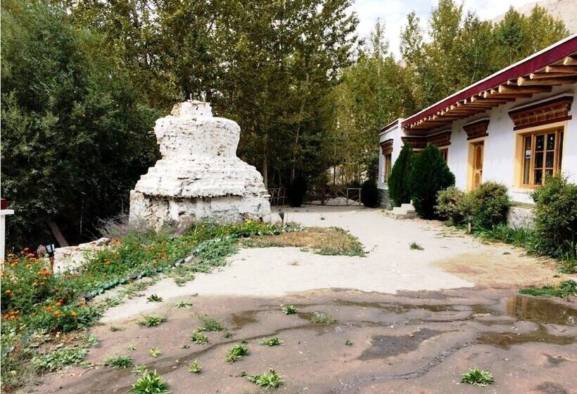 בית מלון כפרי Tih Lharje Resort   Nubra