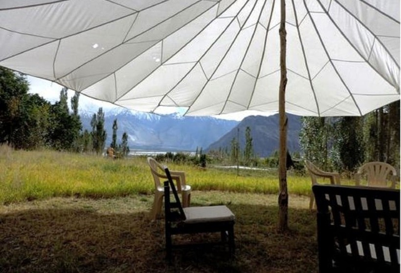 בית מלון כפרי Tih Lharje Resort   Nubra