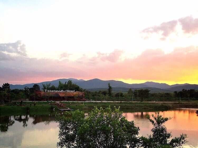 בית מלון כפרי Timberland And Fruit Resort