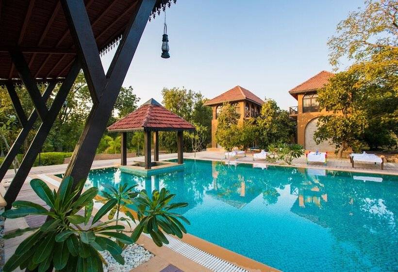 בית מלון כפרי Vannraj Resort And Spa