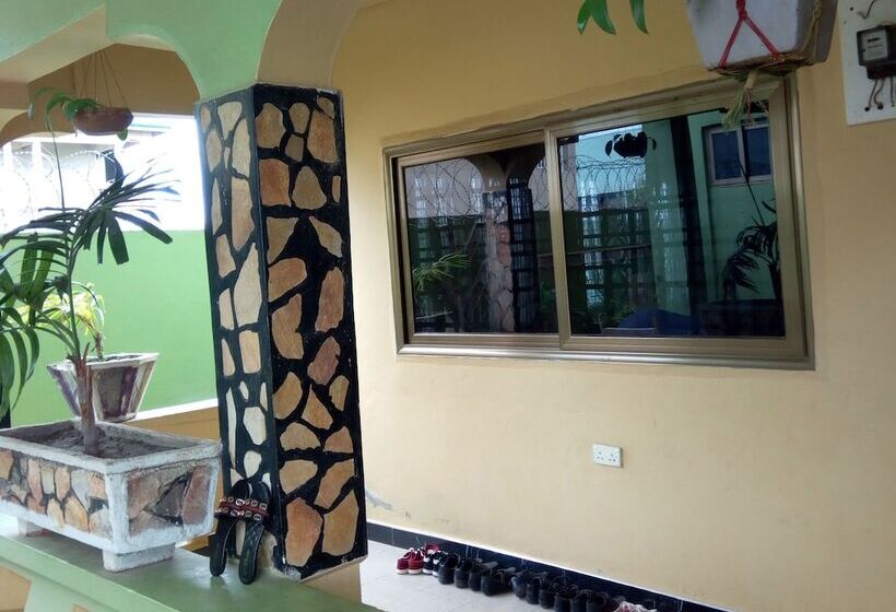 هتل Victory Lodge