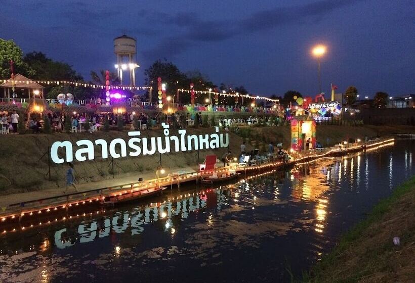 酒店 Worachat House