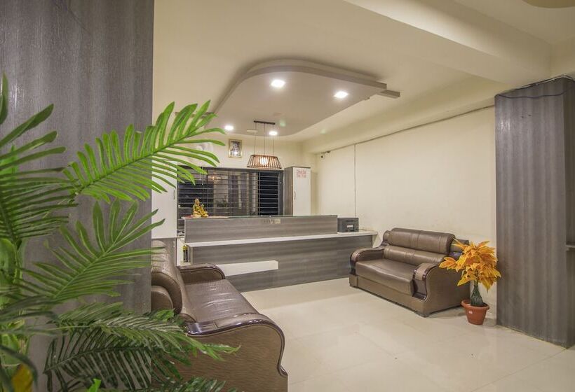 בית מלון כפרי Yogiraj Palace