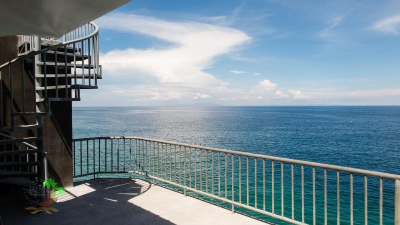 Jaynet Oceanview Resort