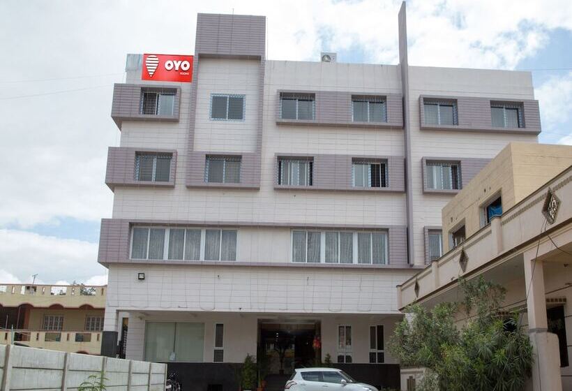 Oyo 9248 Hotel Shrinidhi