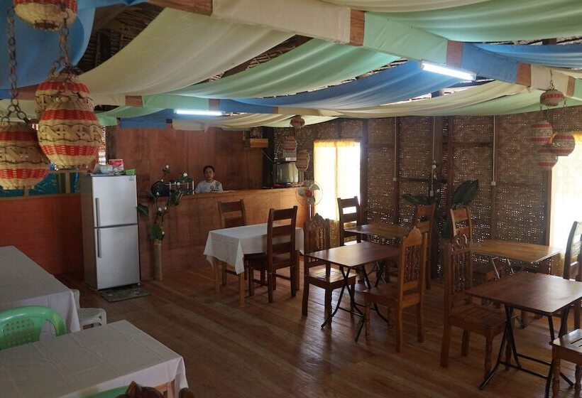 פנסיון Abs Native Inn